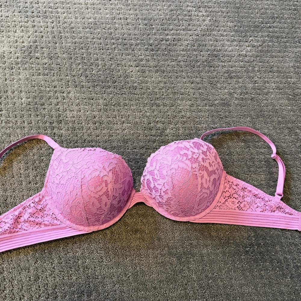 Victoria's Secret Lavender Lace Bra